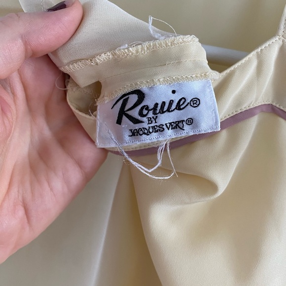 Vintage 70s Buttercream Yellow Pastel Embroidered Boxy Blouse - Picture 6 of 6